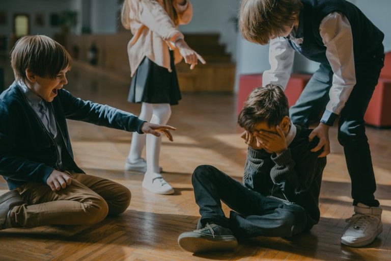 10 conseils pour lutter contre le harcèlement scolaire et en ligne