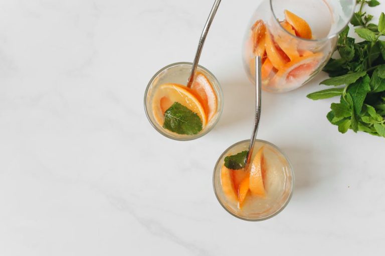 Eau détox maison : recettes rafraîchissantes pour purifier votre corps – Les Bons Reflexes