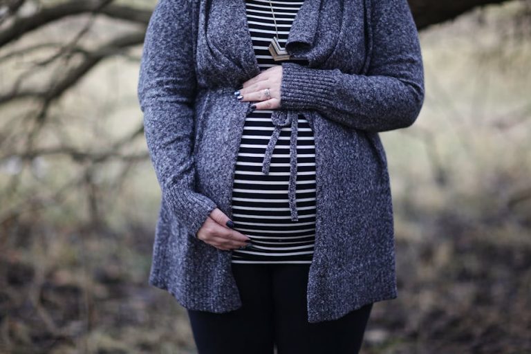 À partir de quand porter un bola de grossesse : le guide complet pour futures mamans